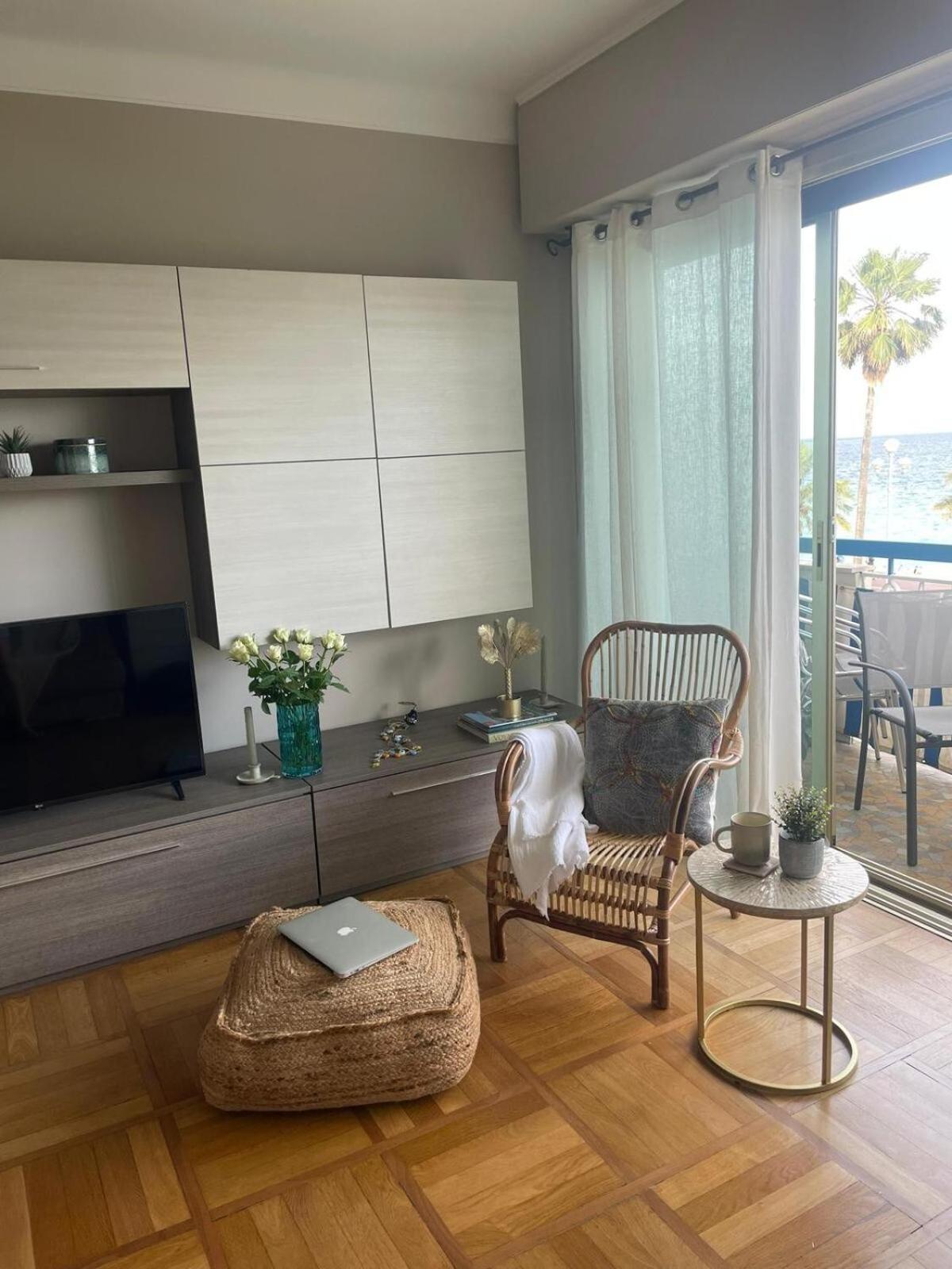 Appartamento Promenade Des Your Seafront Flat *